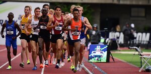 Knight, at right, was in 12th with 800 meters to go in the 5000-meter race when he kicked and began passing runners.